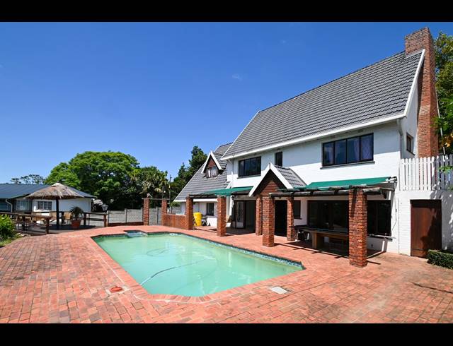 4 BEDROOM FREEHOLD TO LET IN COWIES HILL